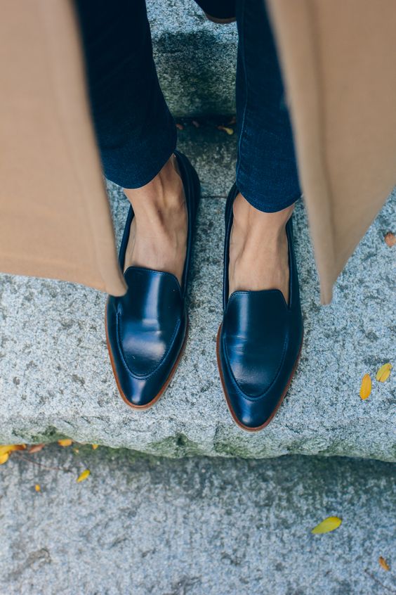 Fall 2020 fashion | shot of black loafers